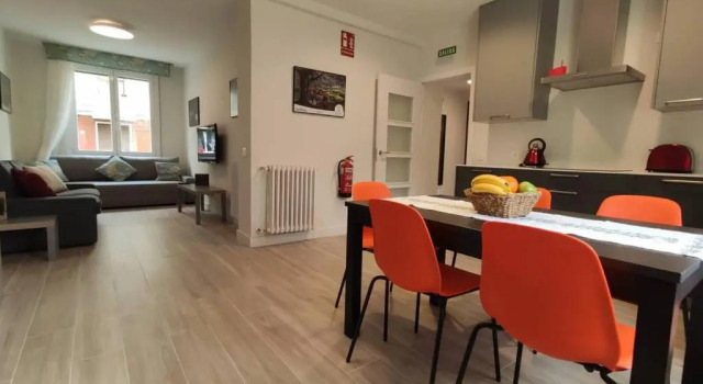 Апартаменты Acogedor, céntrico y amplio apartamento! Pamplona Inn 1