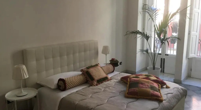 Maison Flores, Забронировать Отель Бизнес-отели Бари, 4* 5*