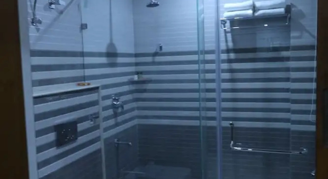 Люкс TGI Tiger Roar Resort