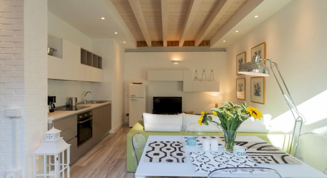 CO-C933-ADIA67A1 - White Suite with private terrace, Забронировать Отель Отели Комо с парковкой, рядом с Площадь Кавур, Парковка
