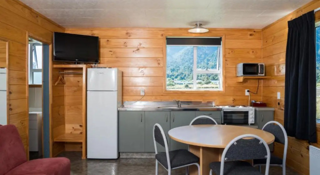 Апартаменты Deluxe Fox Glacier TOP 10 Holiday Park & Motels