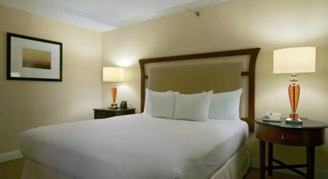 Двухместный номер Executive Level Hilton Raleigh North Hills