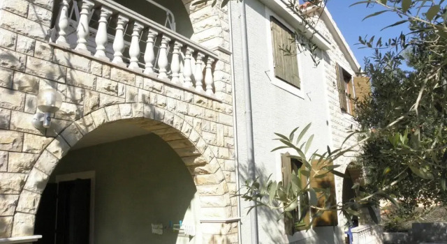 Brane - 180m to the sea - A3, Rezerwuj Hotel Hotele w Mulo z parkingiem, Parking