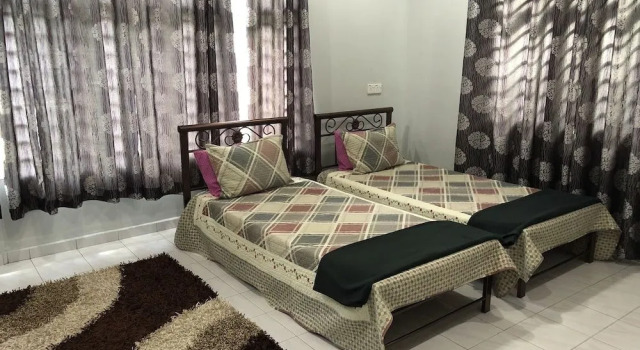 Heza Villa, Book Villa Hoteller i Negeri Sembilan med parkering, Parkering