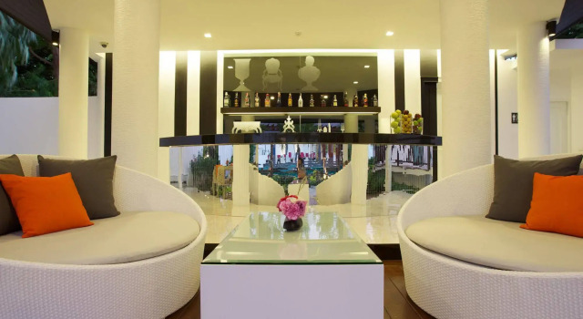 Long Beach Luxury Villas