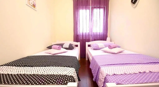 Villa with 4 bedrooms in Solin with wonderful sea view private pool enclosed garden 5 km from the beach, Book Villa Hoteller i Solin med parkering, Parkering