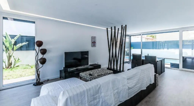 Villa Lilac, Book Villa Hoteller i Charneca med pool, Swimmingpool