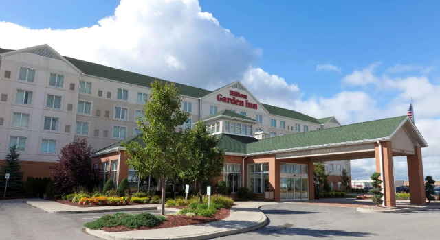 Кровать в общем номере Hilton Garden Inn Buffalo Airport