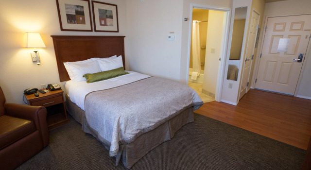 Candlewood Suites Joplin by IHG, Забронировать Отель Джоплин Озакр, рядом с Lake Erie Wine Country