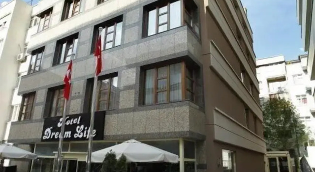 Dreamlife Hotel