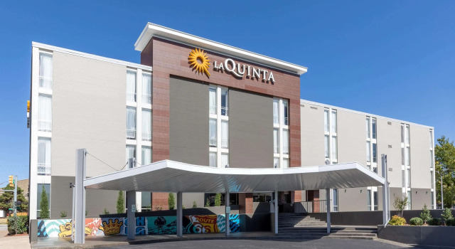 La Quinta Inn & Suites by Wyndham Tulsa Downtown/Route 66, Book Hotel Tulsa Oklahoma