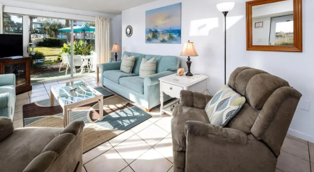 Апартаменты Seaspray Condos 117