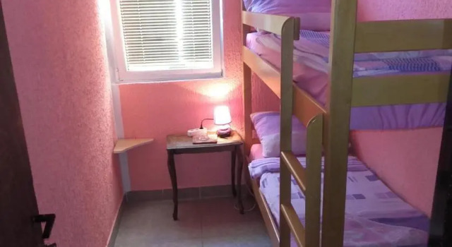 Camera Economy Guest House Dragomir