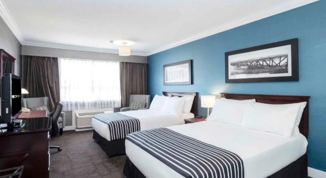 Четырёхместный номер Standard Sandman Hotel & Suites Prince George