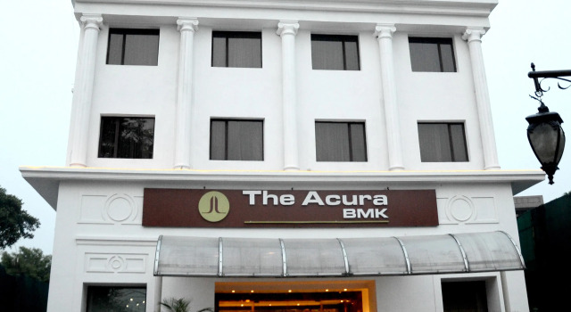 The Acura BMK, Boek Hotel Hotels in Haryana met zwembad, Zwembad