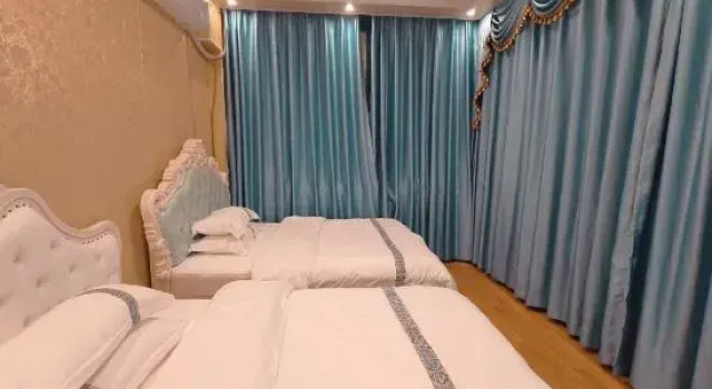 Люкс Classic Haiyun Holiday Villa (Beihai International Passenger Port Qiaogang Style Street Store)