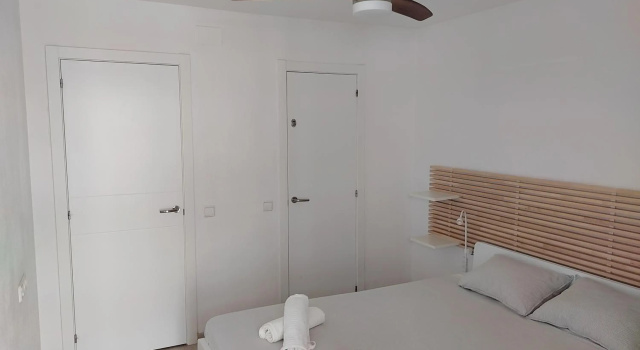 Luxury Apartment Accommodation, next to beach & train station Calella