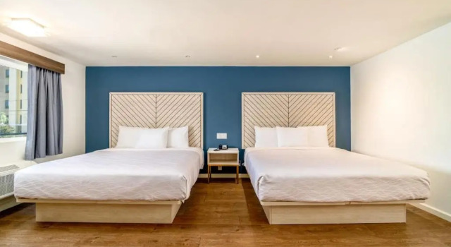 Четырёхместный номер Standard Trend Hotel at LAX Airport