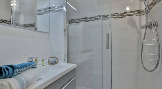 Superb Studio in Old Nice 2min walk from the beach, Забронировать Отель Ницца Приморские Альпы, рядом с Набережная Соединенных Штатов
