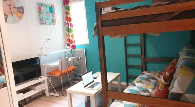 Studio Simplicien *Cosy* plein centre ville de Poitiers *TV* Wifi *Café*, Rezerwuj Apartament Apartamenty w Poitiers, Apartament