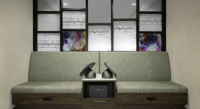 Hampton Inn Midland, On, Book Hotel Hotels in Midland with Parking, Parking