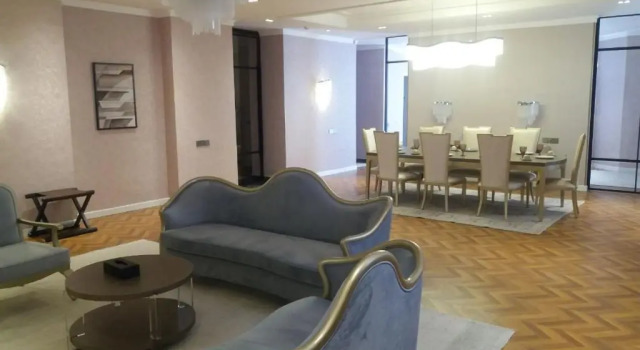 Люкс с балконом Reikartz Termez Palace