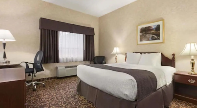 Двухместная студия люкс Days Inn - Toronto East Lakeview