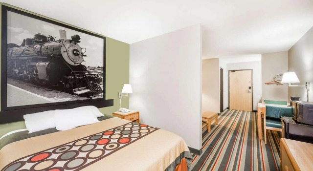 Doppel Suite Super 8 by Wyndham Chanute