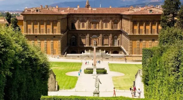 Florence Beautiful Penthouse-Suite