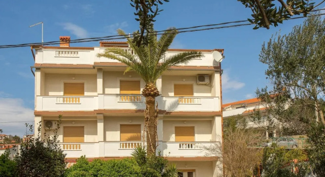 Apartments Padovan, Varaa Huoneisto Hotellit Kvarner Islands uima-altaalla, Uima-allas