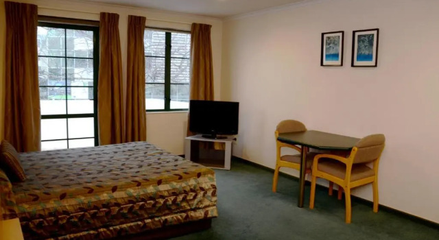 Студия Greenlane Manor Motel