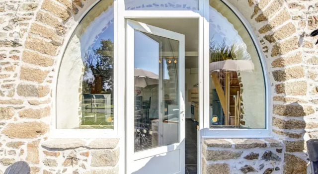 Welcoming Holiday Home in Brainville with Fenced Garden, Book Vacation Home Hotels in Normandy with Parking, Parking