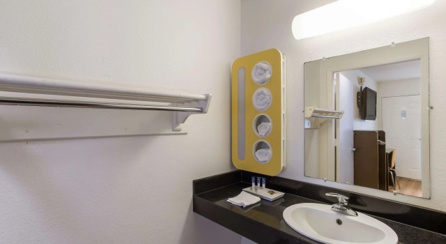 Номер Standard Americas Best Value Inn Bowling Green
