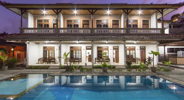 Surya Tropical Kuta, Забронировать Отель Отели в центре Легиан, в центре