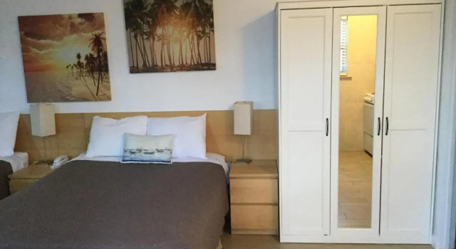 Семейная студия Breakaway Inn Guest House