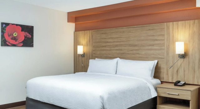 Двухместный люкс с балконом Holiday Inn Resort Mesquite by IHG