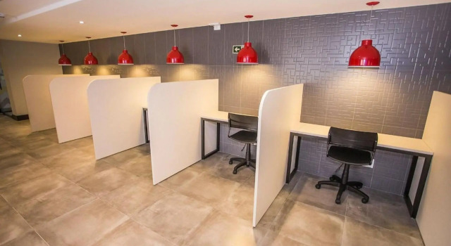 Studio Moderno no Centro de Curitiba - ALL1206, Забронировать Отель Куритиба Парана, рядом с Торговый центр Estacao