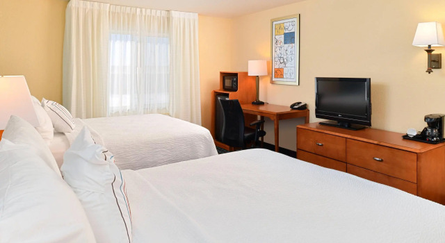 Четырёхместный номер Standard Fairfield Inn & Suites Bloomington