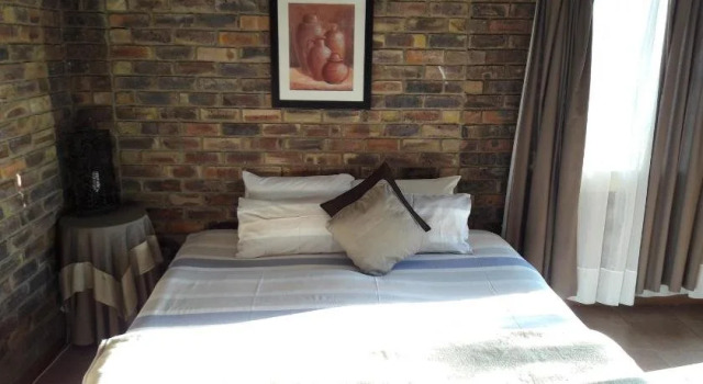 Manor House Bed and Breakfast, Prenota Hotel Midrand 