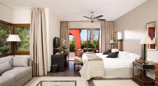 Двухместный номер Deluxe Superior Asia Gardens Hotel & Thai Spa, a Royal Hideaway Hotel