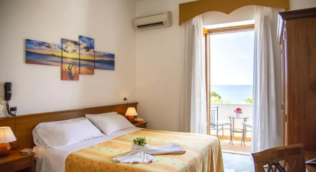 Двухместный номер Standard с видом на море Hotel La Mandorla