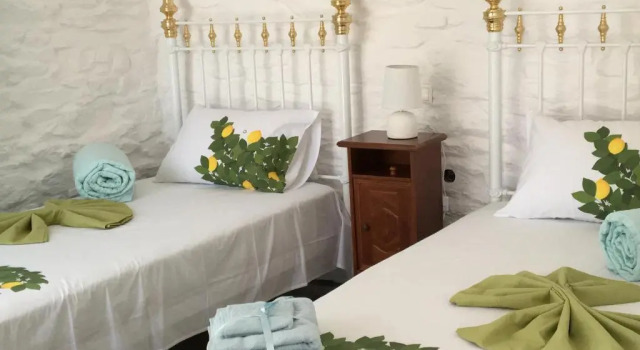 Villa Tereza, 2' walk from Koundouros beach and gorgeous pool!, Prenota Villa Hotel a Kea con piscina, Piscina