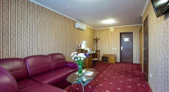 Reikartz River Mykolaiv, Book Hotel Hoteller i Nikolayev med parkering, Parkering