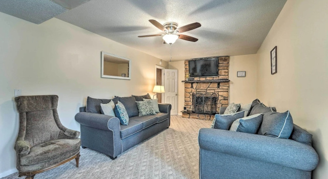 Коттедж Jacksonville Getaway ~ 4 Mi to Downtown!