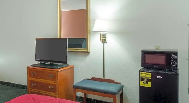 Четырёхместный люкс Econo Lodge Yazoo City
