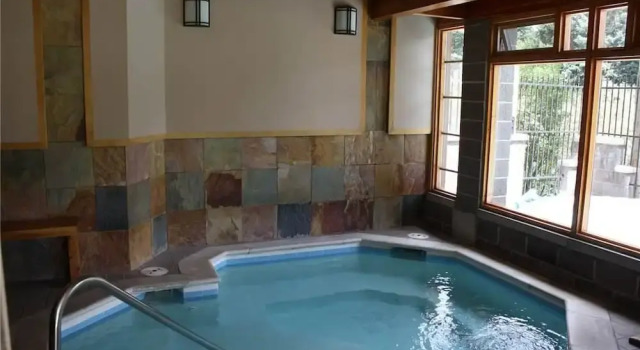 Номер Premium Trail's End 201 Downtown Condos with on-site Hot Tub