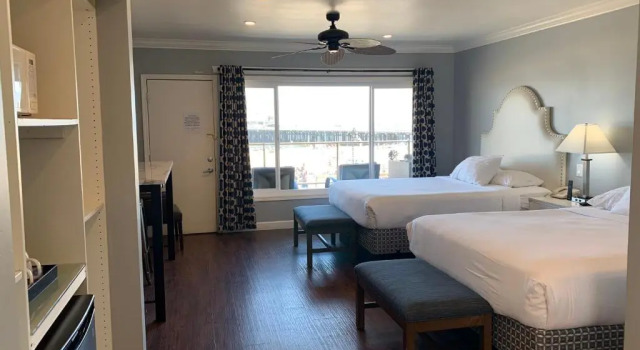 Четырёхместный номер Standard с видом на океан Casablanca Inn on The Beach