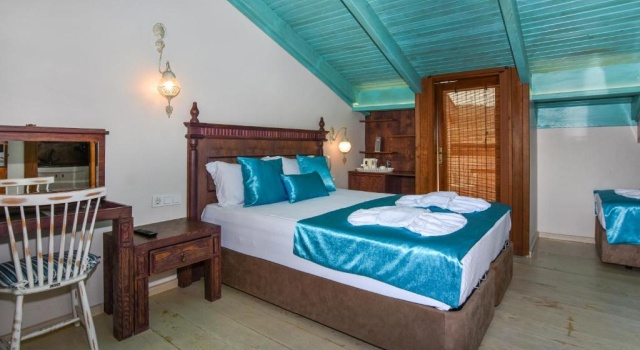 Люкс с балконом Orchis Hotel