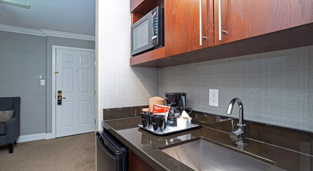 Люкс Standard Sandman Hotel Saskatoon