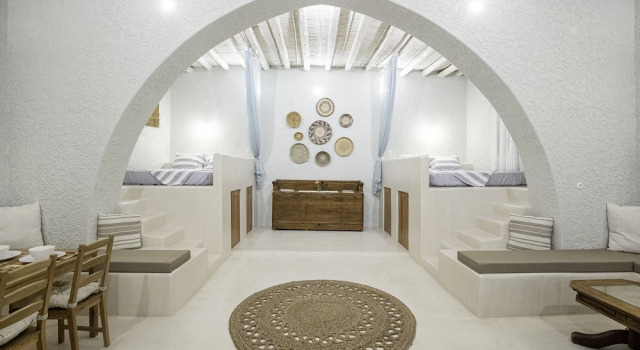 Rose Traditional House